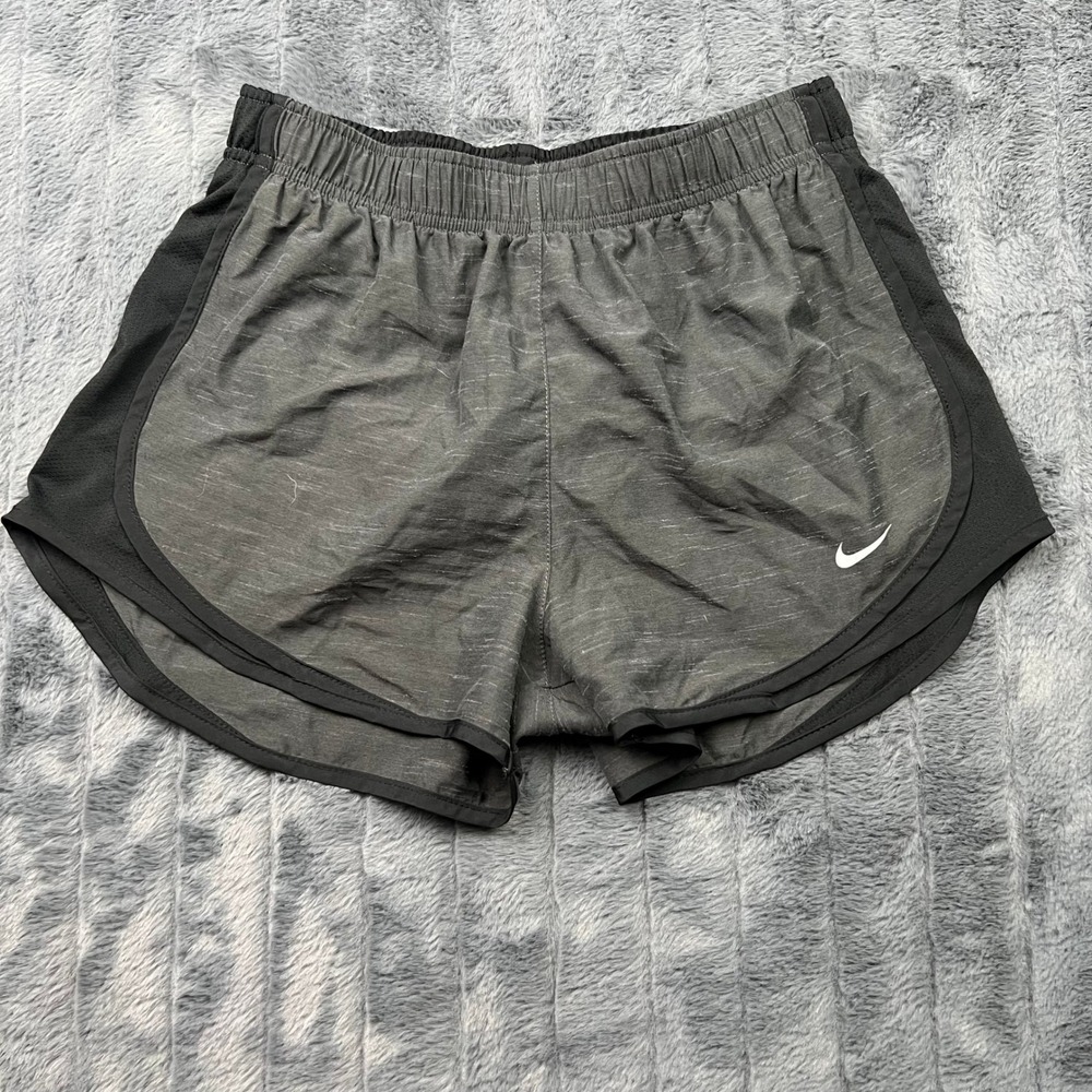 Nike Dri-FIT Womens Gray Space Dye Running Shorts Size Small 11802